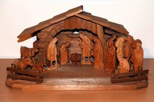 Krippe aus naturbelassenem