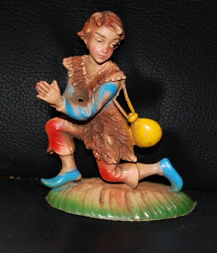 Alte krippenfiguren junger - alte,